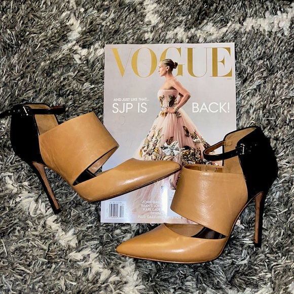 Coach Shoes - Coach Heart Leather Tan & Black Stiletto Pumps